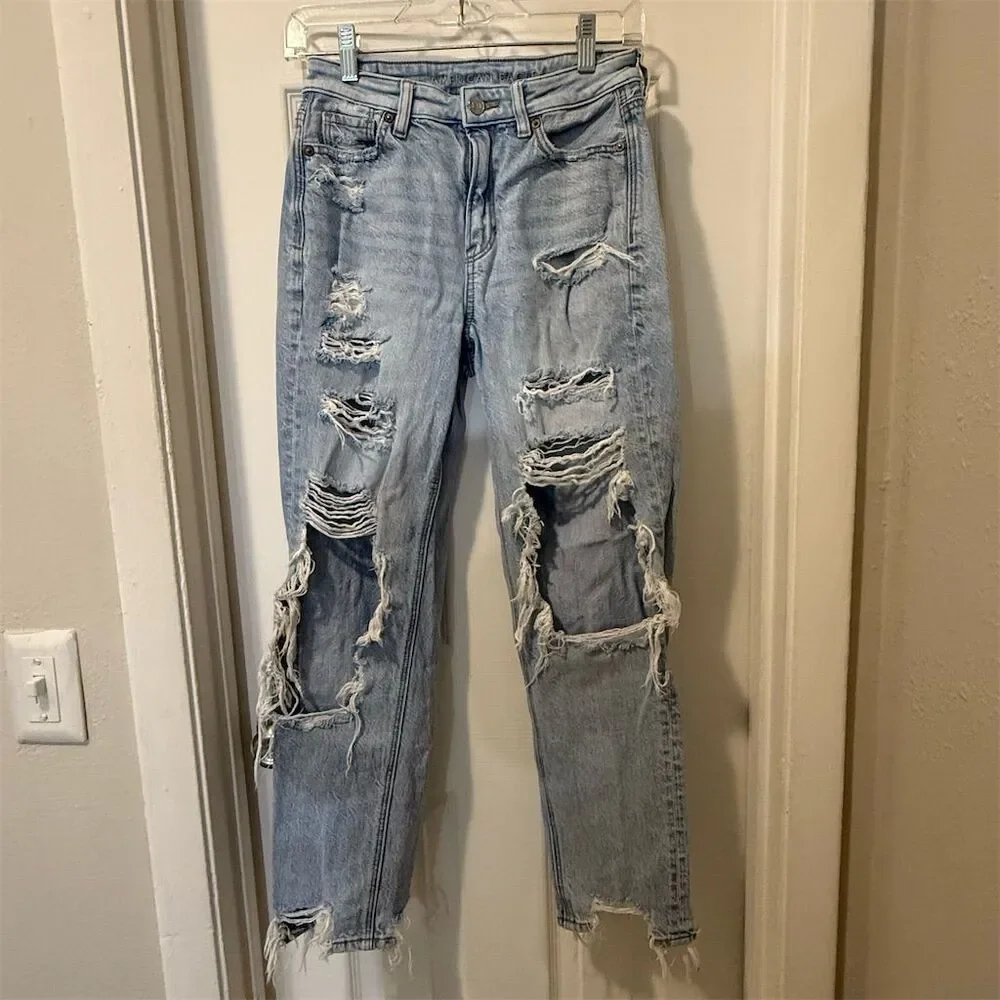 American Eagle Women's High Rise Distressed Grunge Mom Jeans Size 0 Blue - Picture 1 of 10